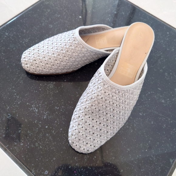Clarks Elegant Woven Slip-On Mules - Picture 3 of 5